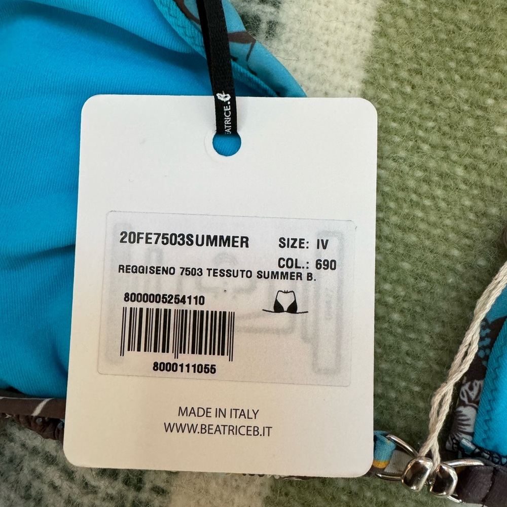 Beatrice brown & blue hibiscus top! Super cute size IV